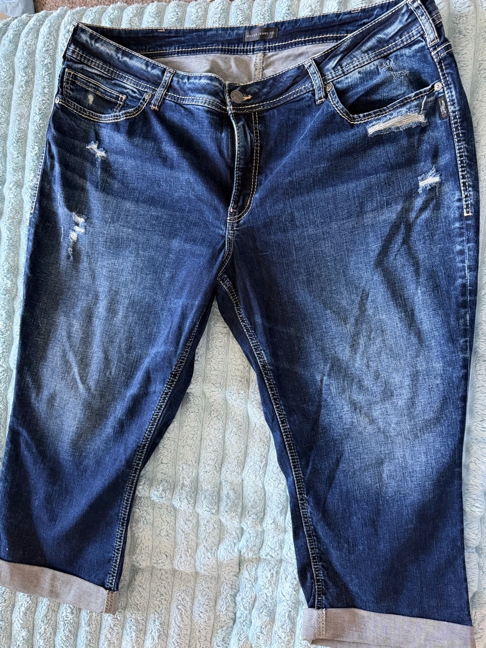 Silver Jeans Co. Distressed Denim Capri Jeans Women’s 24W Dark Wash Cuffed